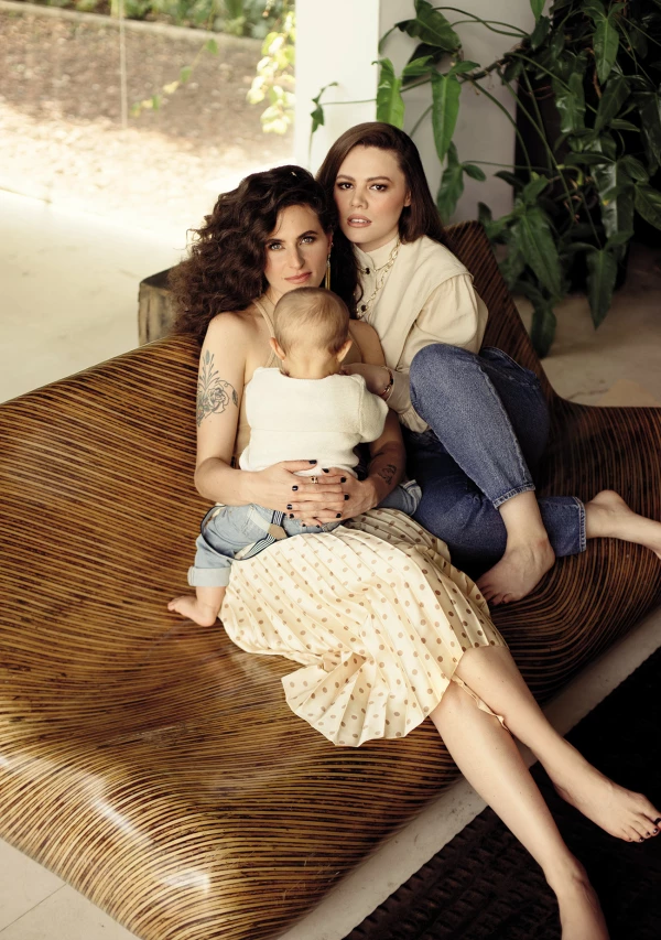 Joy Huerta y Diana Atri