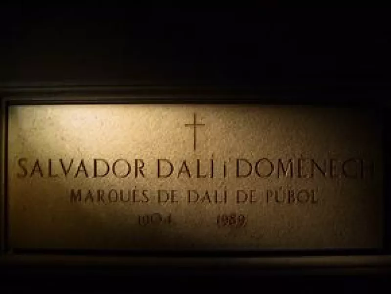 Con motivo de su aniversario luctuoso el Museo Dalí en España expone su obra más emblemática y famosa: “La Persistencia de la Memoria”, pintada en 1931, cuando tenía 27 años.