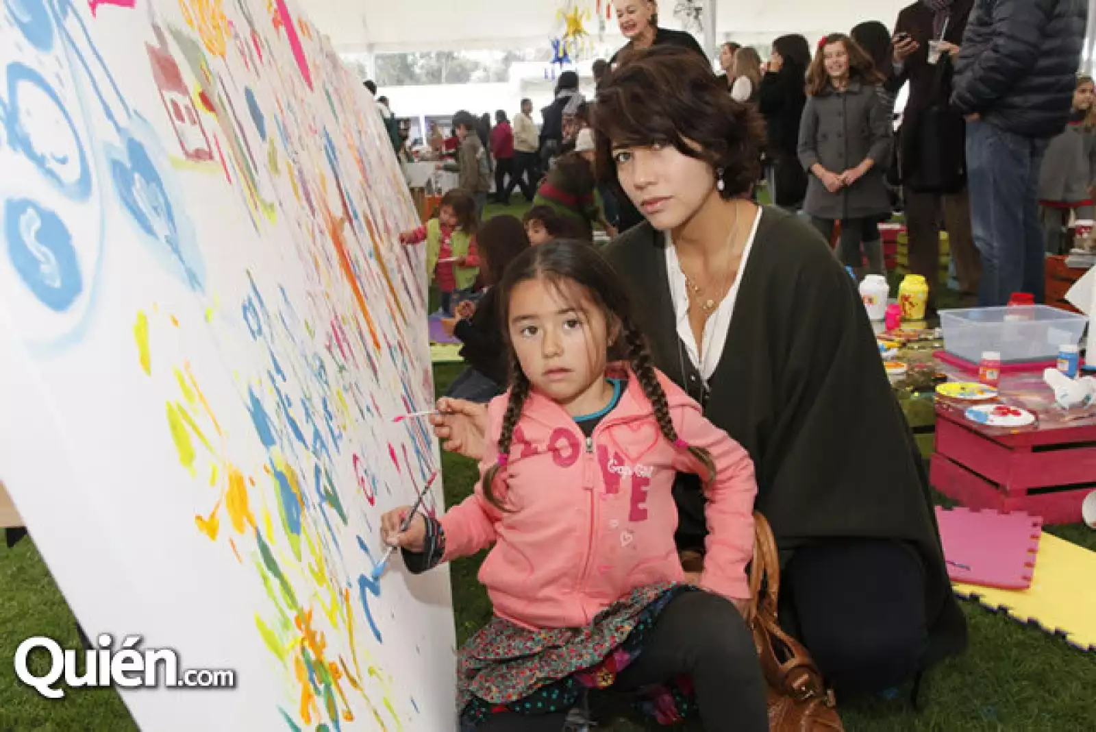 Mila Diez Barrosos y Claudia Flores