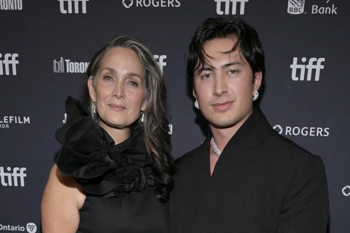 Hudson Williams y Carrie-Anne Moss protagonizan la serie sobrenatural 'Yaga'