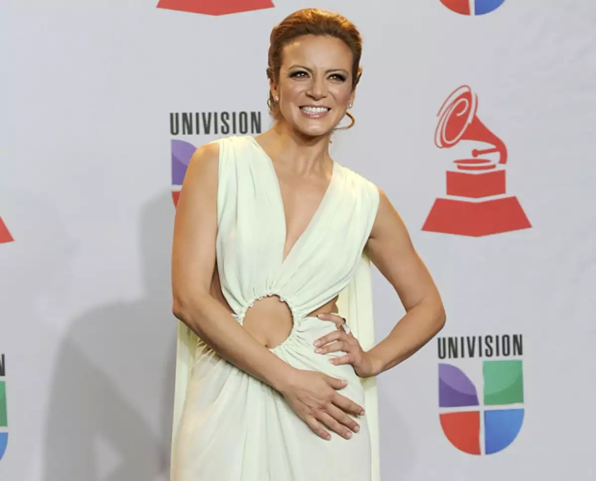 La nueva telenovela del Canal de las Estrellas será protagonizada por Silvia Navarro y Victor González