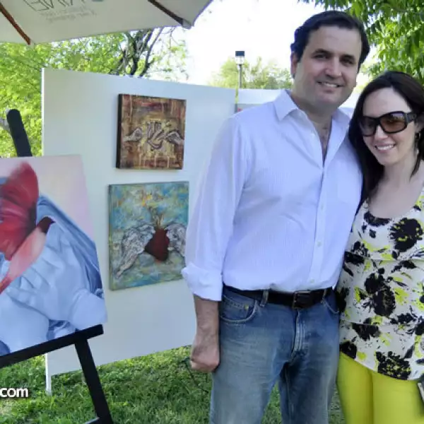 Luis Guzmán y Annette Williamson