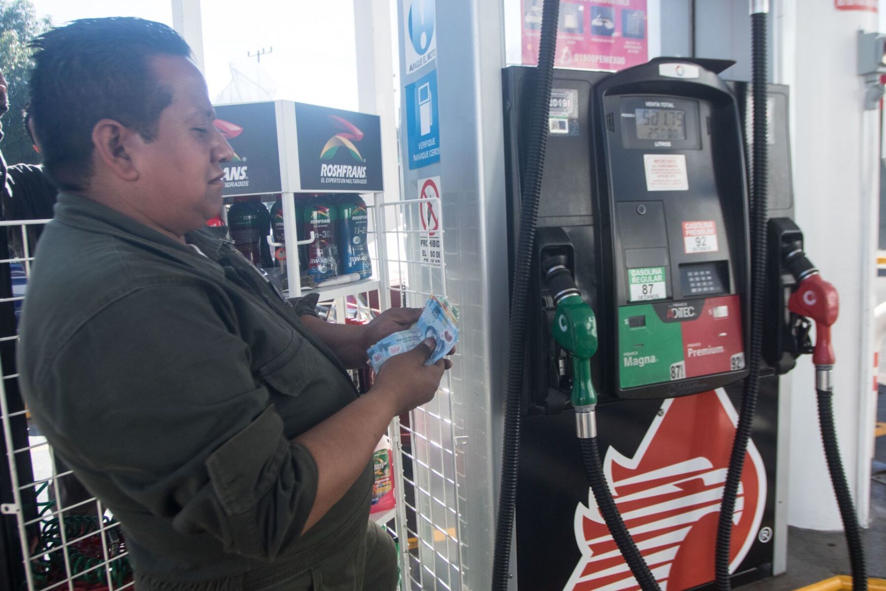 Despachador, Bombas de gasolina