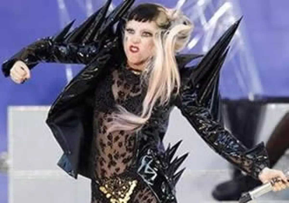 Billboard estimó que las descargas de Amazon supusieron un alza de 440,000 con Born This Way. (Foto: Reuters)
