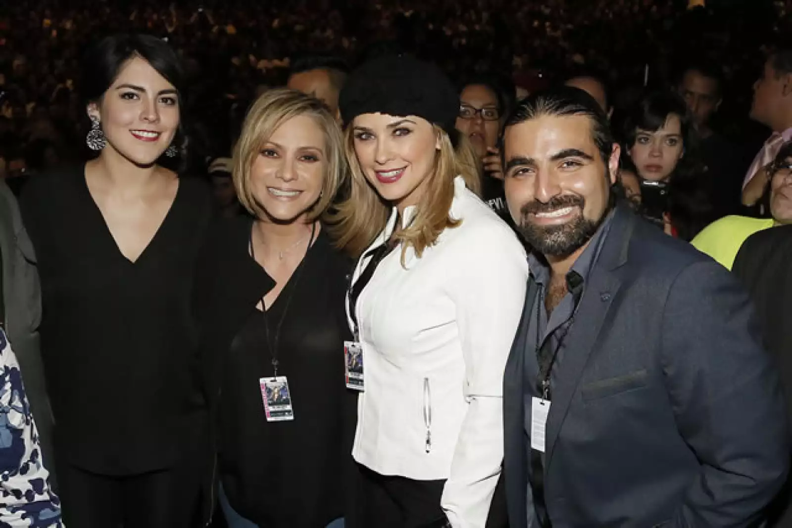 Daniela Castro, Aracely Arambula y Sergio Gabriel.