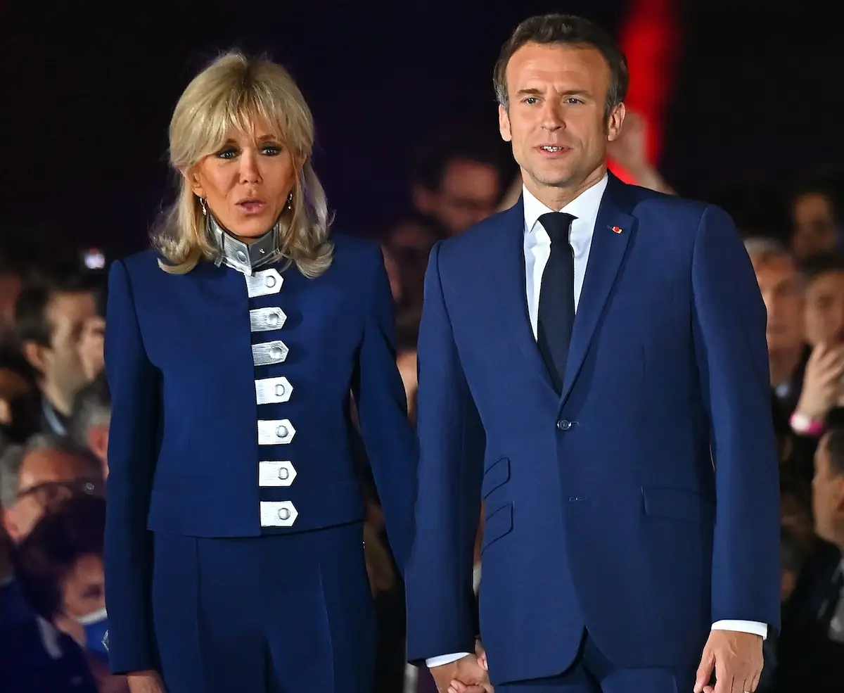VIDEO: Emmanuel Macron es cacheteado por su esposa y desata especulación
