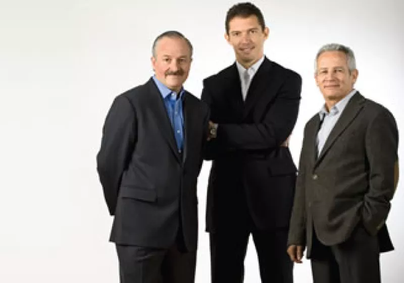 Jean Paul Broc, director de Cablevisión; Jorge Azzario, director de Cablevisión Monterrey, y Carlos Álvarez, director de Cablemás. (Foto: Gilberto Contreras)