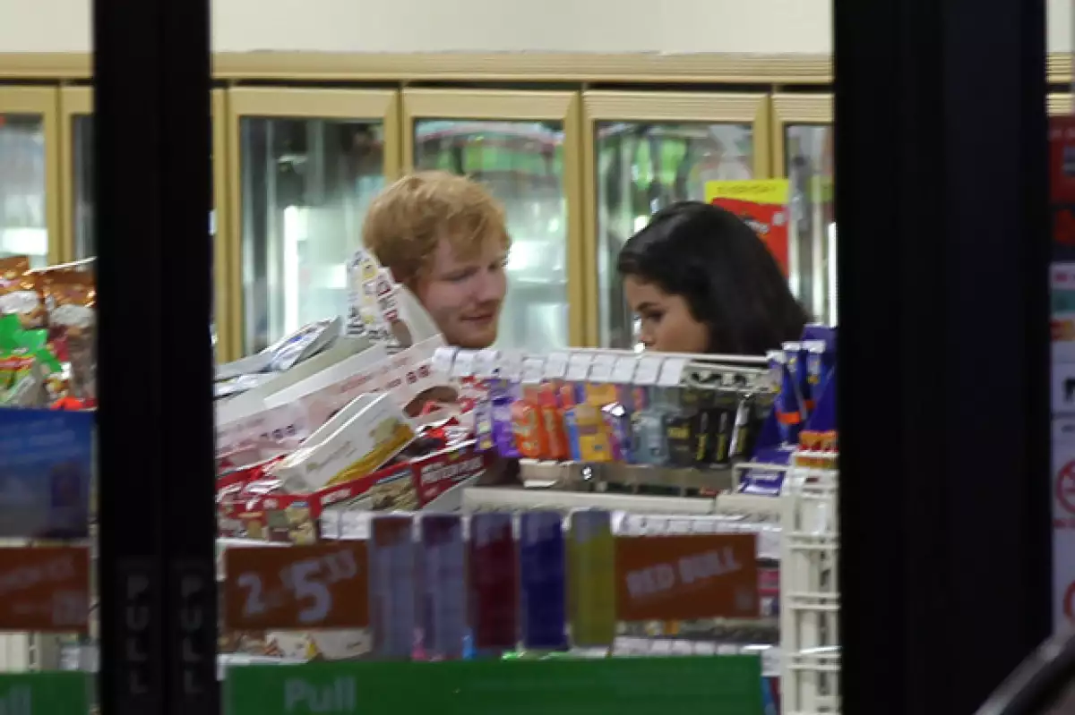 Los amigos se escondieron detrás de unos estantes durante su paso por Hollywood, esto para evitar encontrarse con Justin.