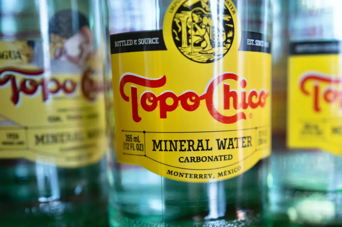 Topo Chico se pone al corriente con el SAT: paga 2,500 millones de pesos que debía tras acuerdo con la Fiscalía