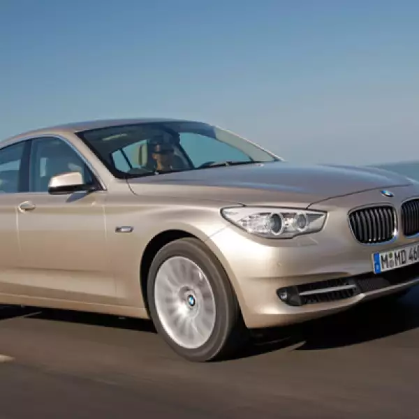 El automóvil estrena una nueva generación de motores más eficiente; se trata del primer motor de gasolina de seis cilindros en línea con TwinPower Turbo, inyección directa de gasolina y VALVETRONIC (sistema para mejorar el rendimiento).