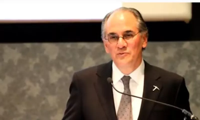 Herminio Blanco aprovechó la cumbre en Chile para promover su candidatura. (Foto: Especial)