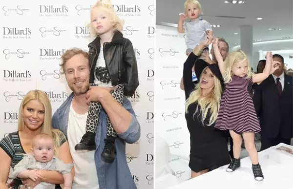 Jessica Simpson combina en su hija prendas clásicas con motivos rockeros.