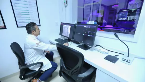 El IMSS ya usa inteligencia artificial para tratar pacientes: así diagnostica si una persona tiene daño cerebral