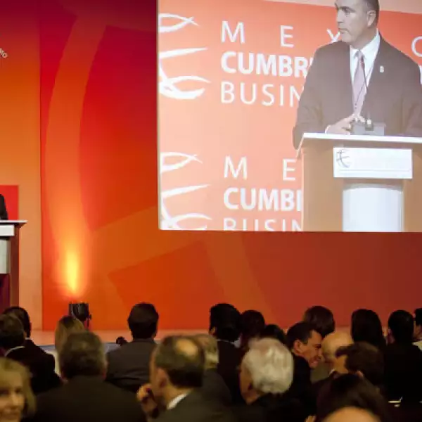 En la sesión inaugural, el gobernador de Querétaro dijo que era tiempo de ser creativos e innovadores en las propuestas de políticas públicas coherentes con el proyecto y las aspiraciones colectivas.