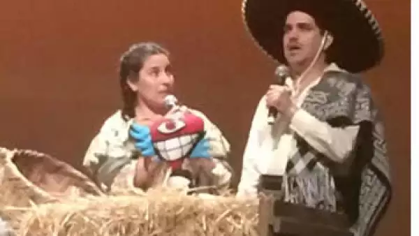 Con atuendos alusivos a la Revolución Mexicana, actores como Tiaré Scanda participaron en la ceremonia. (Foto: Tomada de @lacabaretiza )