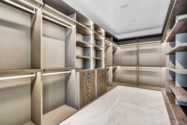 sotheby's-miami-vestidor