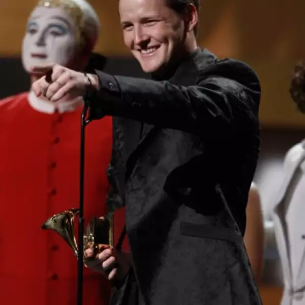 Alexander Acha fue nombrado Mejor Nuevo Artista.