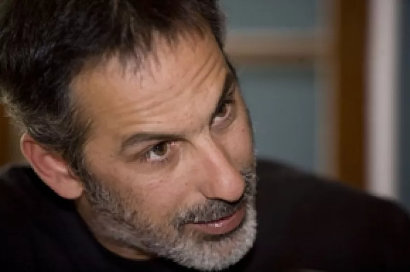 El actor definió como una experiencia "divertidísima" su trabajo en la película "Polvo de ángel", trabajo que aceptó por el deseo de compartir créditos con su colega Jorge Zárate.