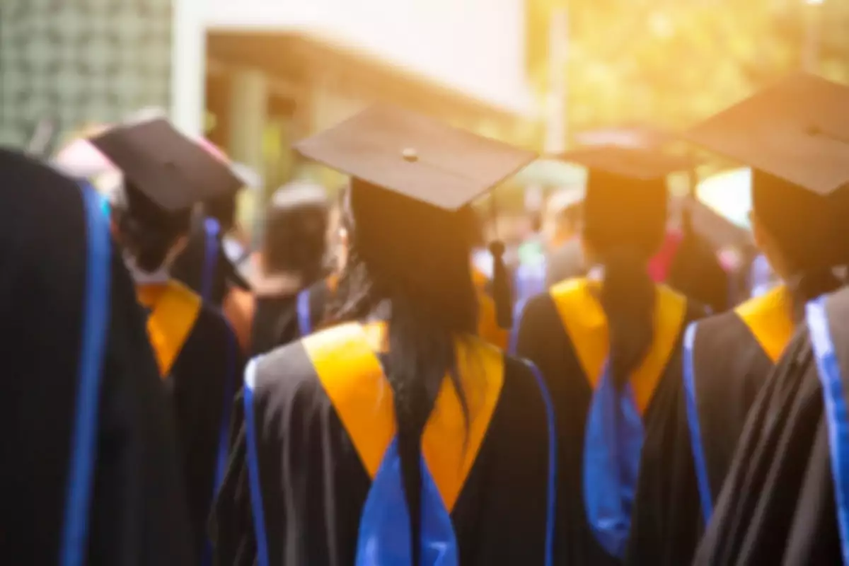 Recién graduado-empleo