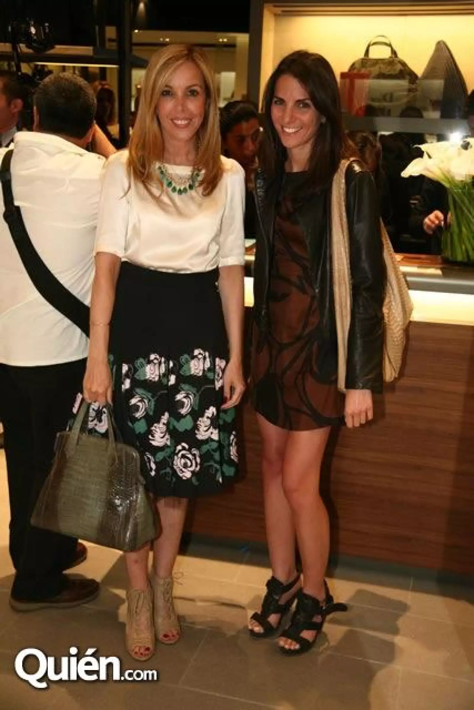 Eva Hughes,Kelly Talamás