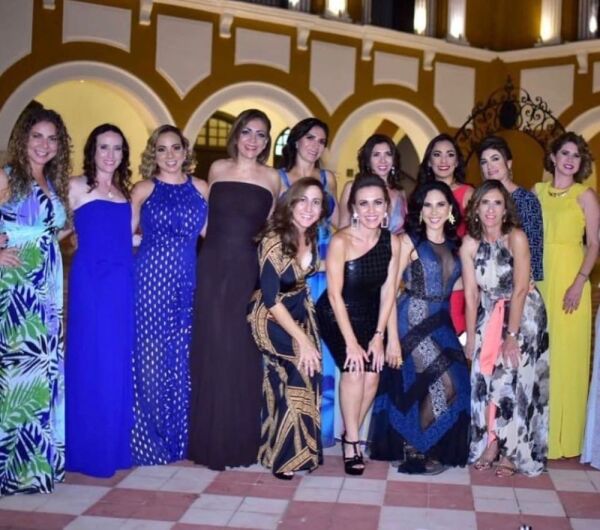 Marigely viuda de Mouriño va a una boda 2.jpg