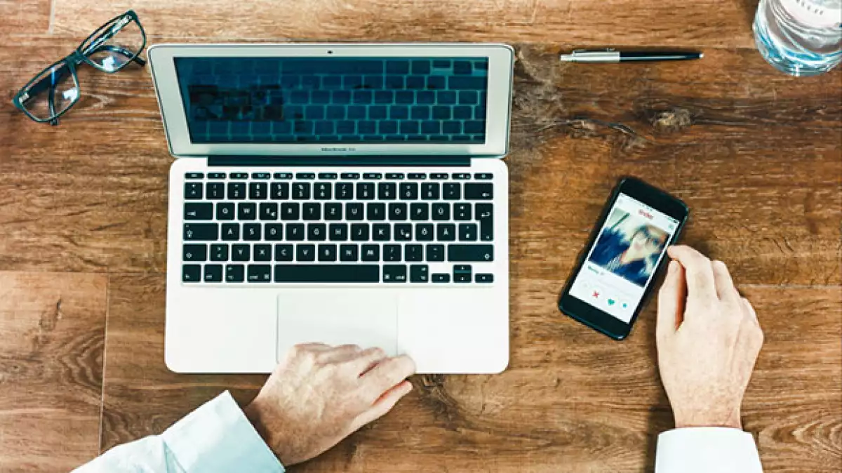 ¿Tienes la sospecha de que tu significant other está buscando a alguien más? Por cinco dólares Swipe Buster te puede ayudar a descubrirlo.