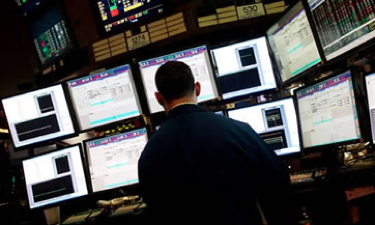 Thomson Reuters no declara cuánto cobra a los fondos por enviarles de forma anticipada el resultado de la encuesta. (Foto: Cortesía de CNNMoney)