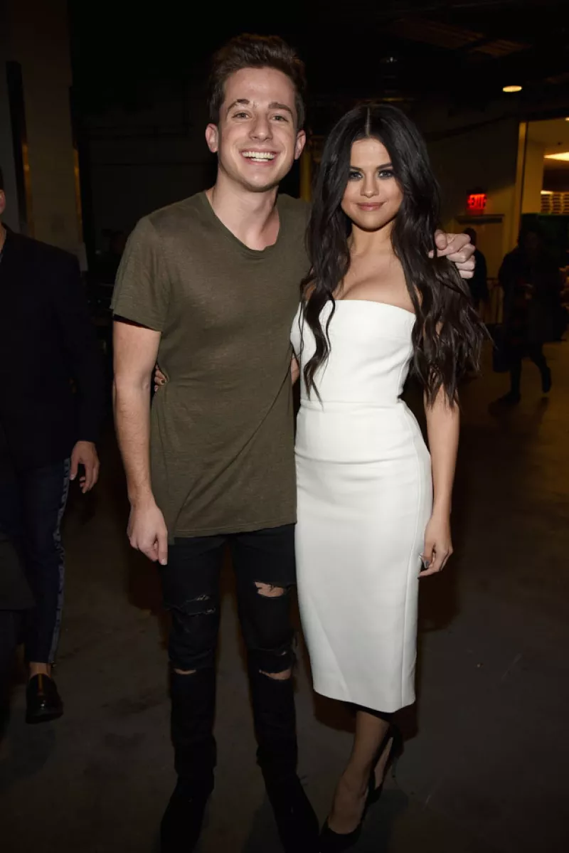 Tal vez el cantante ya perdió las expectativas de volver con su ex, quien al parecer ya tiene un nuevo hombre en su vida.