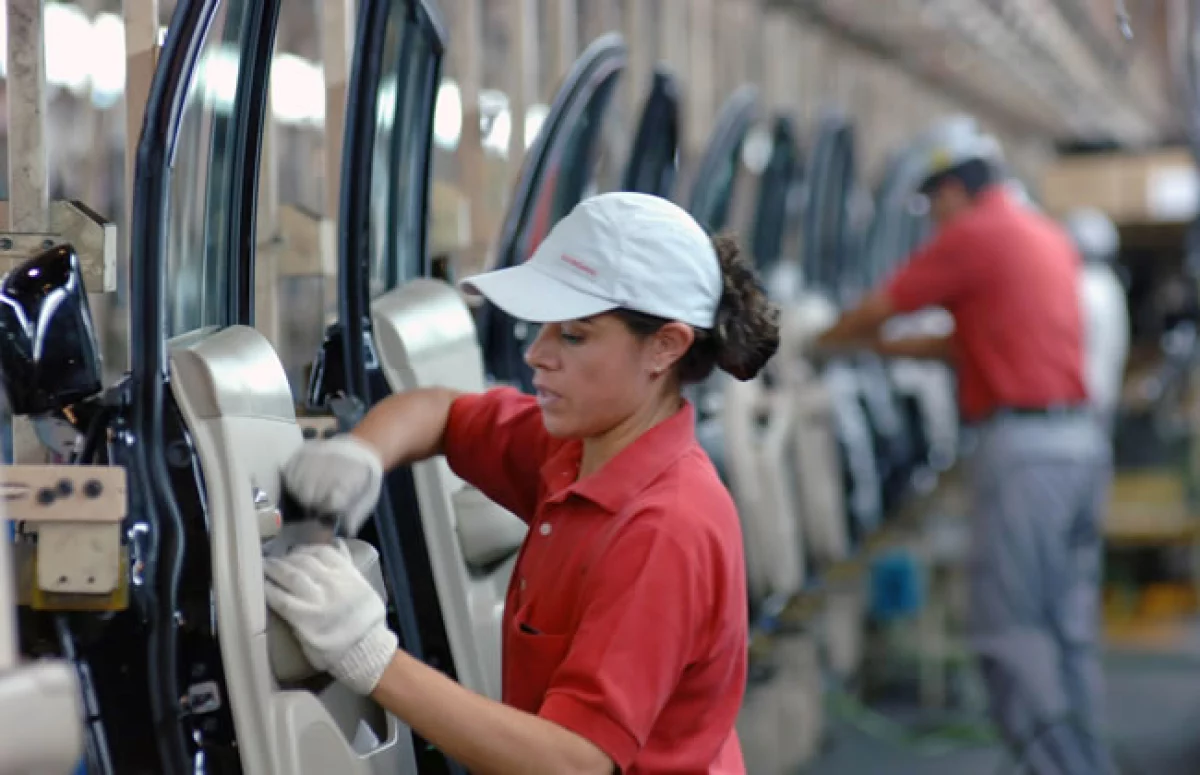 Este sector aprecia la destreza del g�nero femenino para el trabajo minucioso y repetitivo