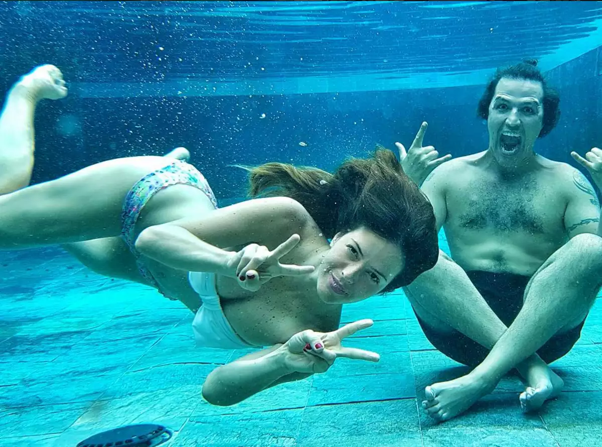 Claudia Álvarez y Billy Rovar son los más enamorados.