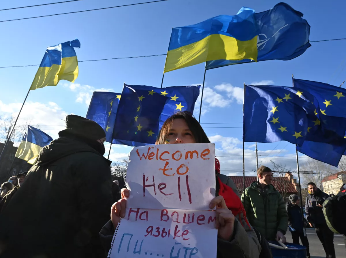 Alemania y Reino Unido condenan intervención militar rusa de Ucrania