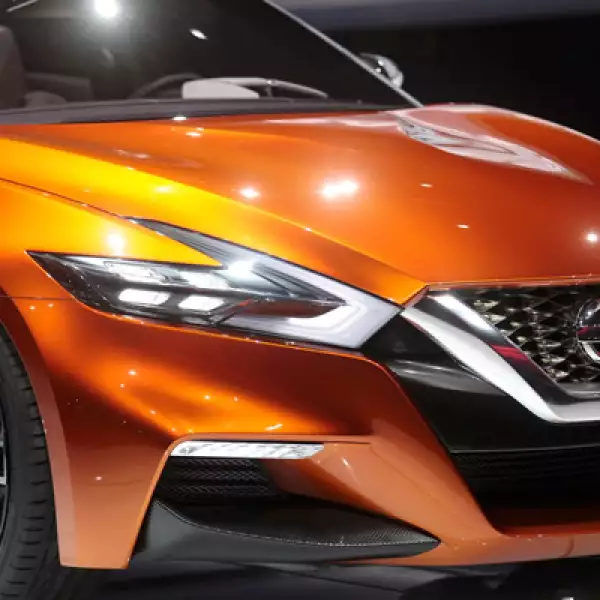 La iluminación en forma de boomerang también acentúa los diseños traseros de este vehículo.