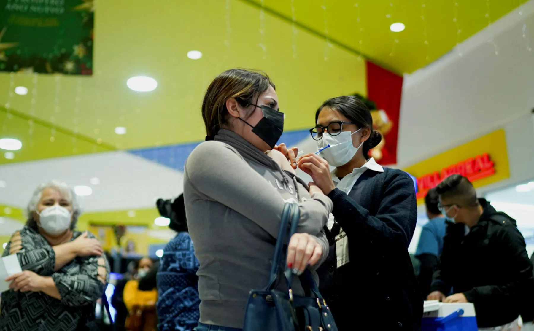 Vacuna-Covid-2022-01-03T230236Z_1667451378_RC2WRR97WVBU_RTRMADP_3_HEALTH-CORONAVIRUS-MEXICO-VACCINATION.jpeg