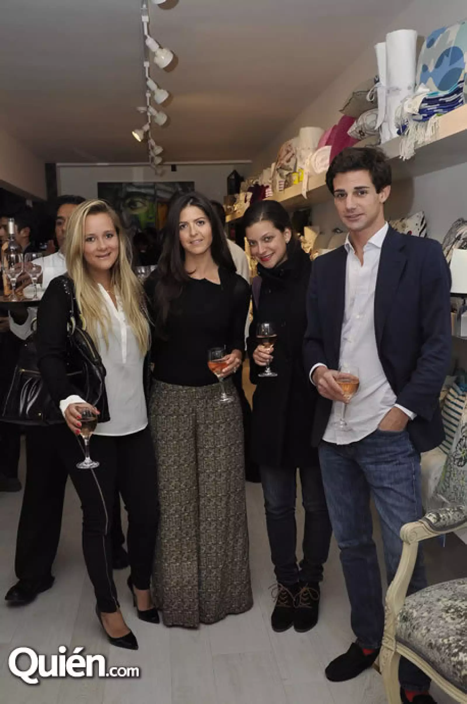 Ale Muller,Manuela Vázquez,Itzel Gutiérrez y Guillermo Cifuentes