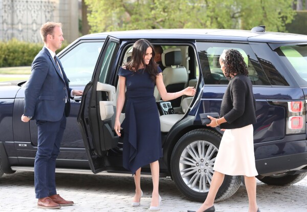 Meghan Markle y su madre antes de reunirse con la reina Isabel II