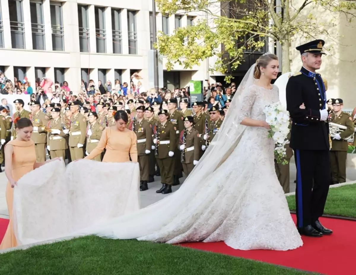 La novia llegÃ³ escoltada por su hermano.
