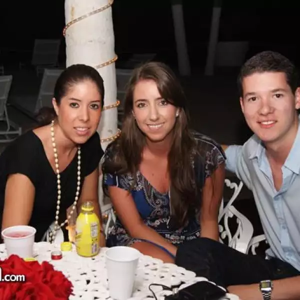 Mariana Vargas,Verónica Chapa y Diego de Miguel