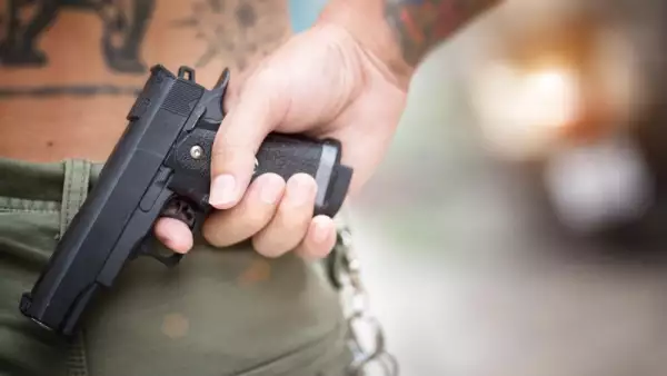 pistola mano asalto