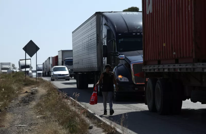 Bloqueo de transportistas y campesinos mañana: a qué hora empieza el paro en carreteras y en cuáles