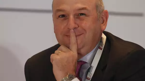 “Hay que ser muy terco” recomendó el empresario en su participación en la primera mesa ‘Cómo emprender sin morir en el intento’.