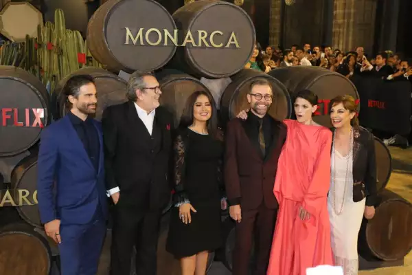 Elenco de Monarca