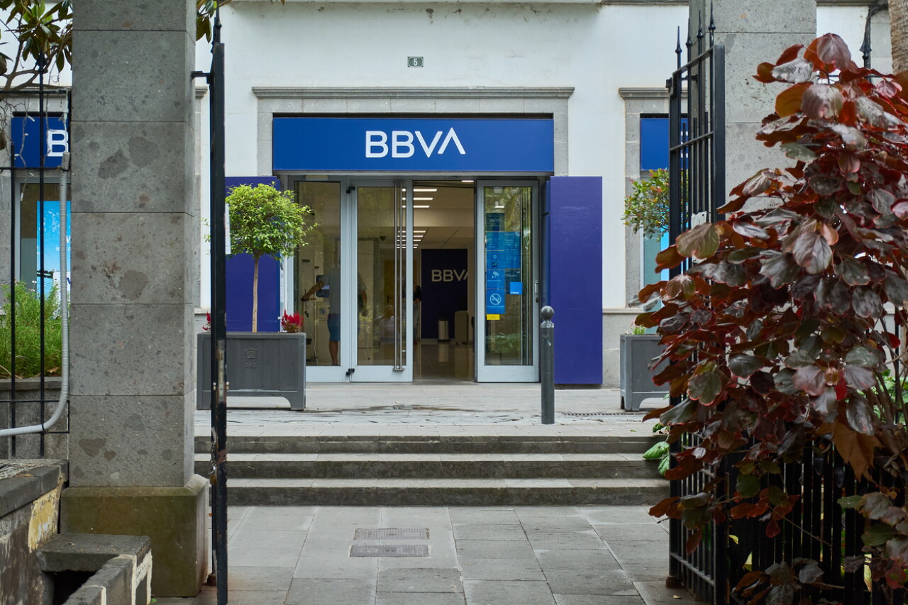 BBVA recorta media hora la atención en sucursales a partir del 5 de octubre