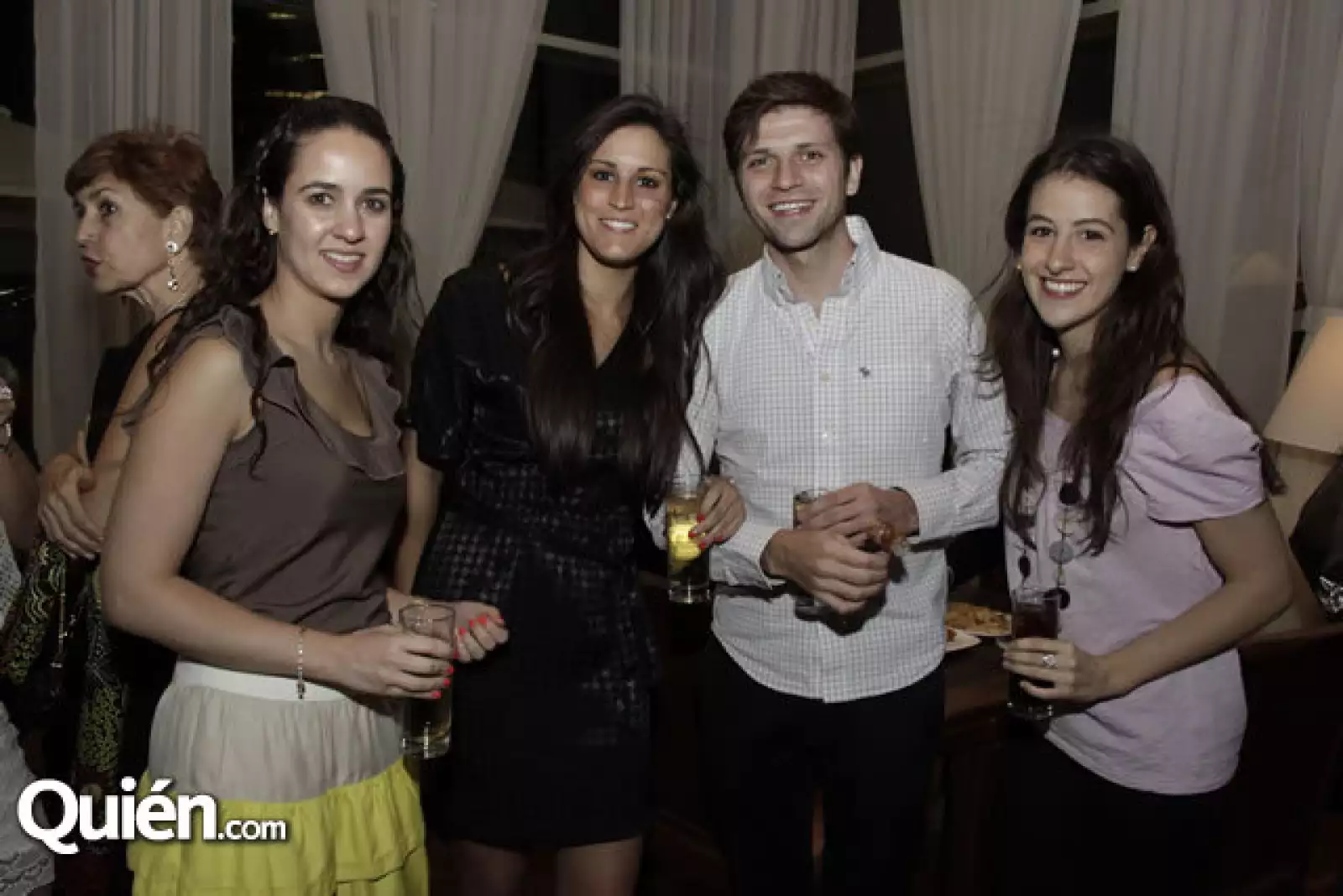 Natalia Valencia,Eugenia Narro,José Antonio Pérez Blanc,Susana Cárdenas