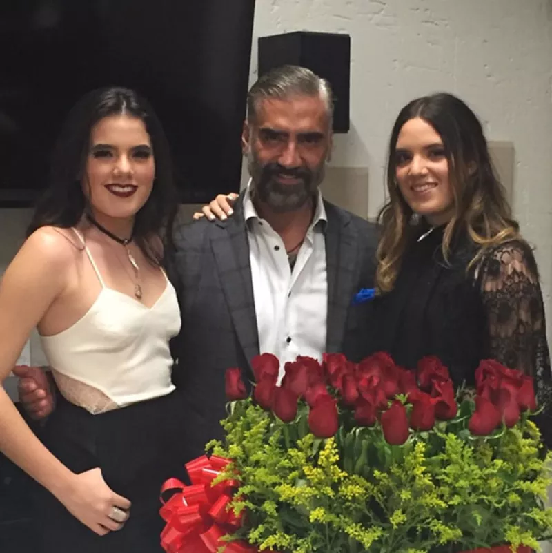 A través de Instagram, Alejandro Fernández felicita a sus hijas gemelas, fruto de su relación con América Guinart, y quienes hoy cumplen la mayoría de edad.