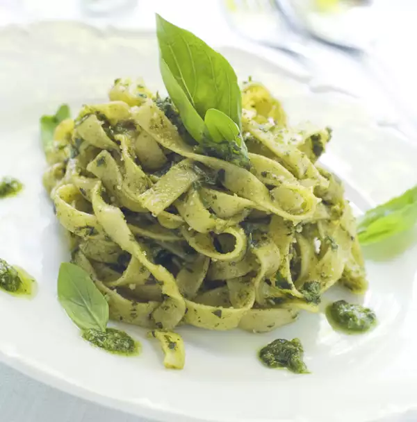 Pasta de aguacate y espinaca