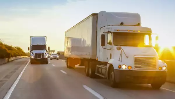 camiones en carretera