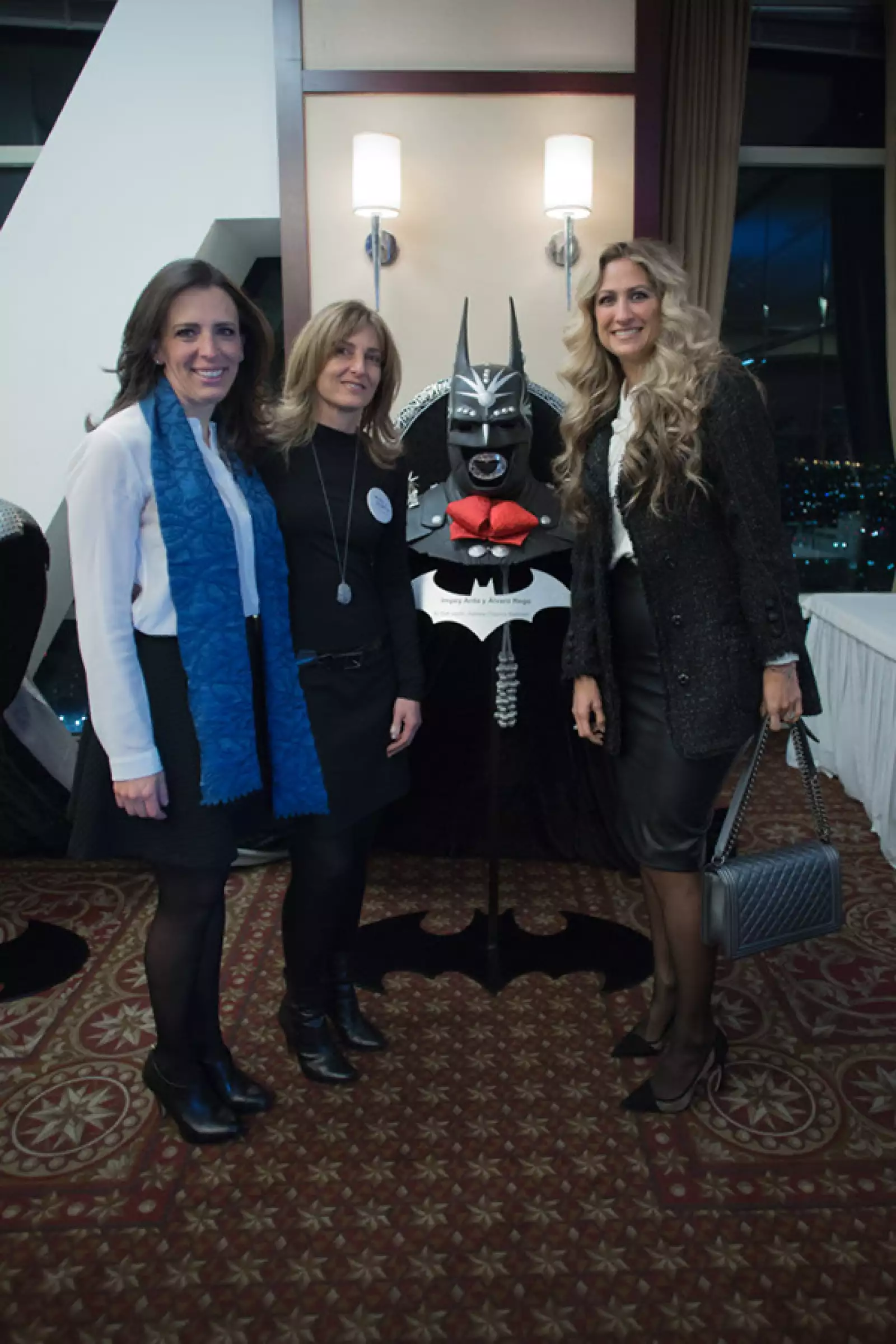 Claudia Allende, Lili Becker y Pixie Devlyn