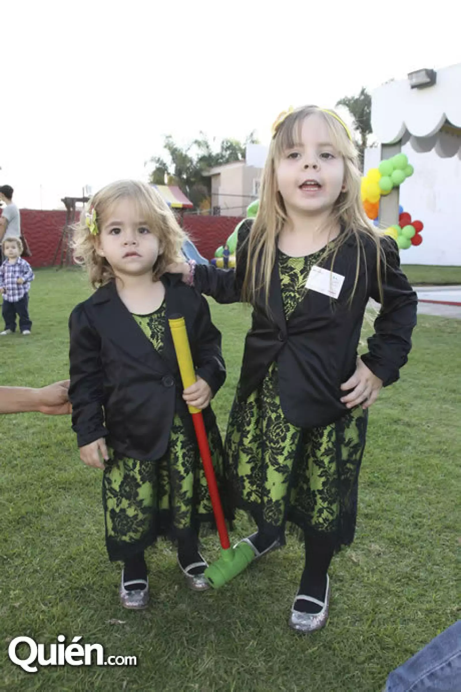 Loreta y Elizabeta Salázar