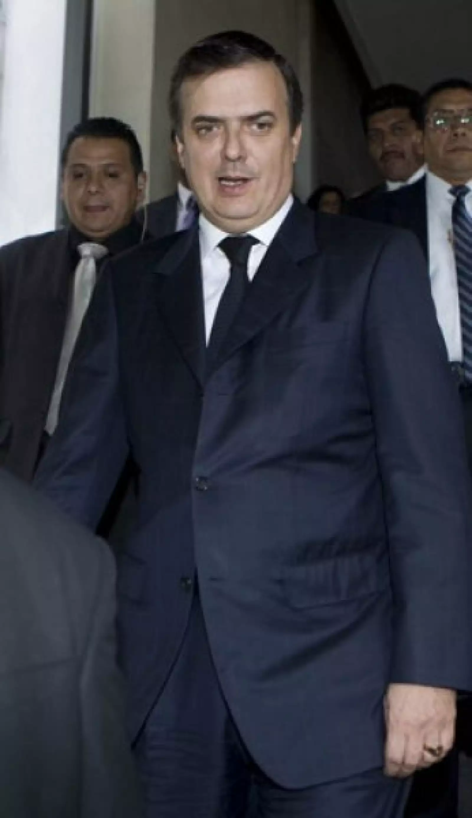El jefe de Gobierno del Distrito Federal, Marcelo Ebrard, dio sus condolencias a la familia y amistades del cineasta.
