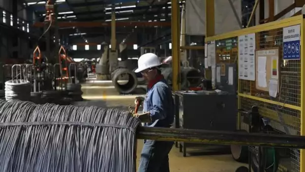 El gasto en maquinaria y equipo registra caída de 0.6% en enero,  su primer baja desde el mismo mes de 2014.